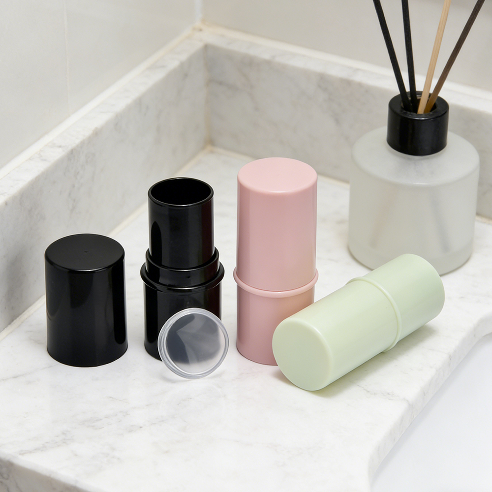 En gros Mini Baume &Agrave; L&egrave;vres Tube 6g Capacit&eacute; Vide En Plastique Rouge &Agrave; L&egrave;vres Rose Noir Blanc Couleurs Cylindre Forme cr&egrave;me solaire d&eacute;odorant bouteille tube