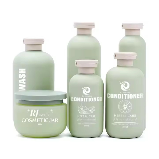 Groene knijpplastic shampoofles