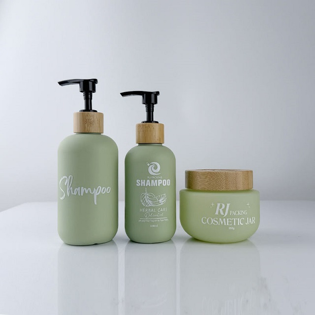 Bouteille d'emballage cosm&eacute;tique verte Soft Touch