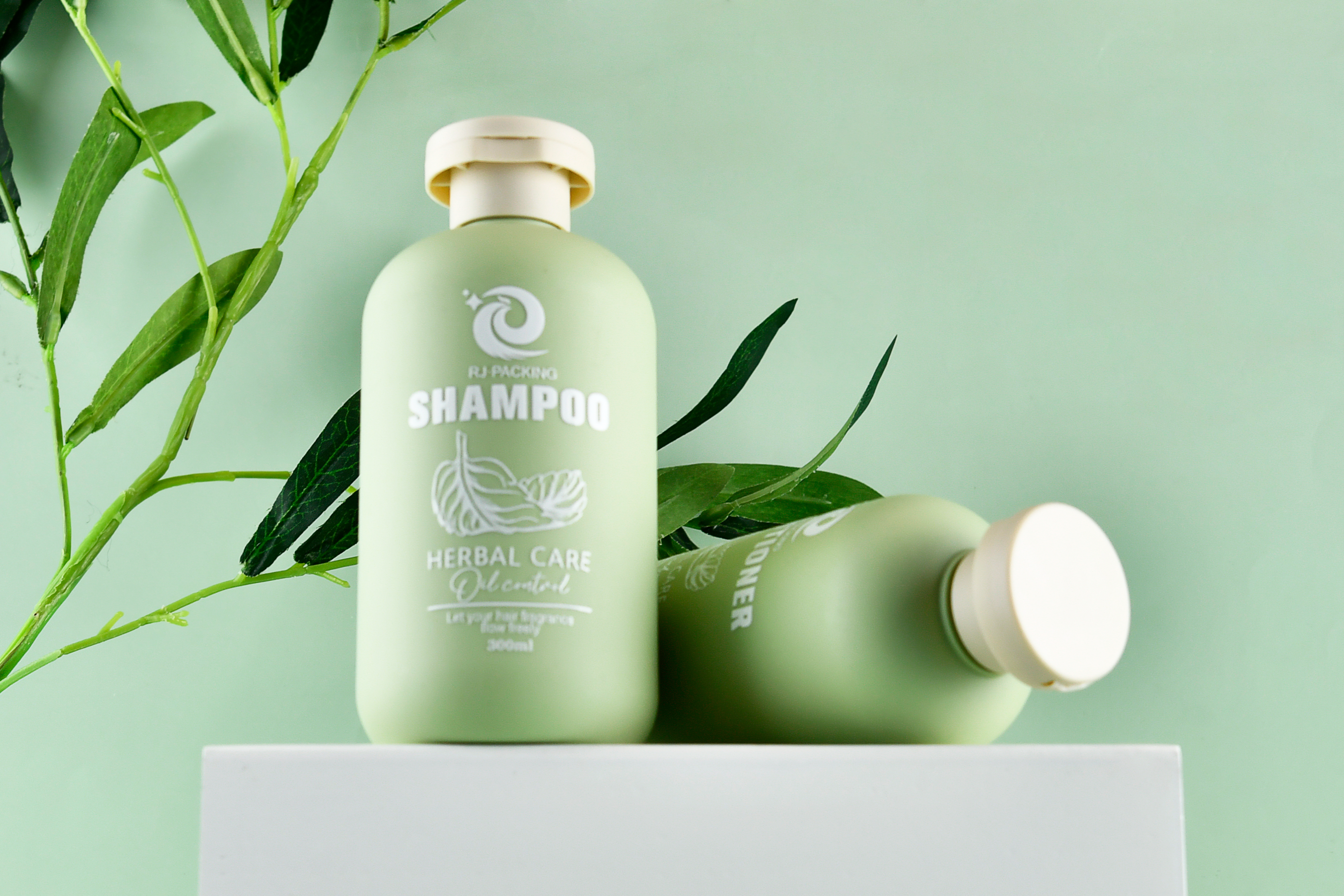 Plastic shampoofles met bamboe deksel