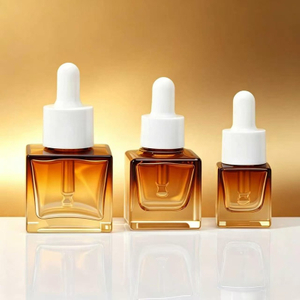 quadratische Pumpflasche aus Glas